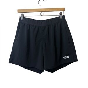 THE NORTH FACE | black shorts medium